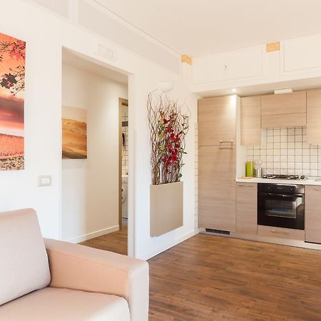Almes Apartments Rome Room photo