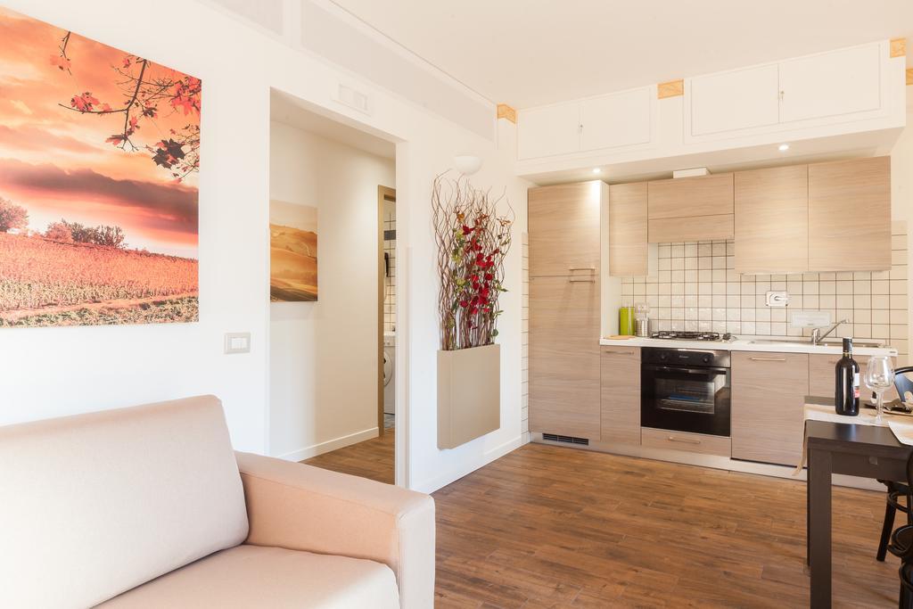 Almes Apartments Rome Room photo