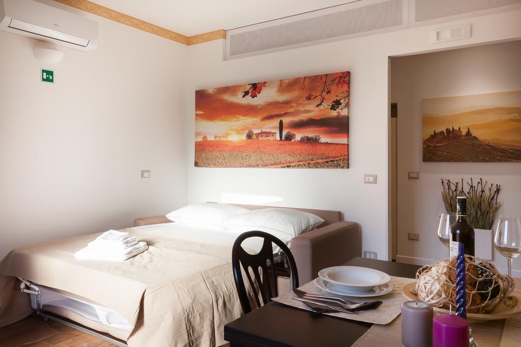 Almes Apartments Rome Room photo