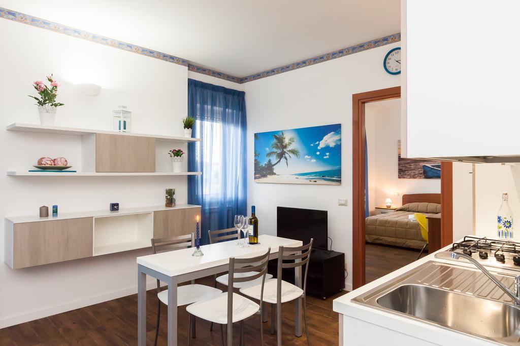 Almes Apartments Rome Room photo