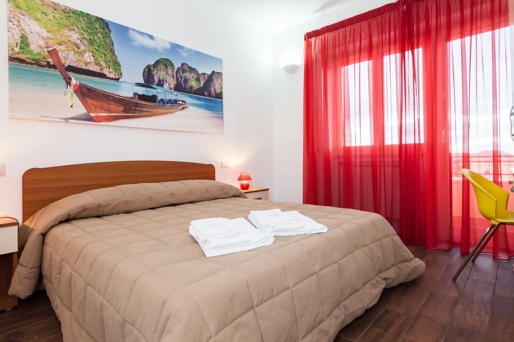 Almes Apartments Rome Room photo